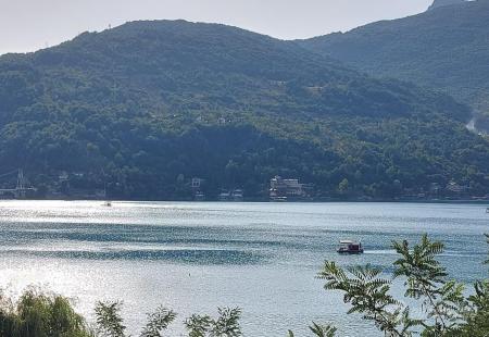 https://storage.bljesak.info/article/382835/450x310/jablanica-jablanicko jezero-camac.jpg